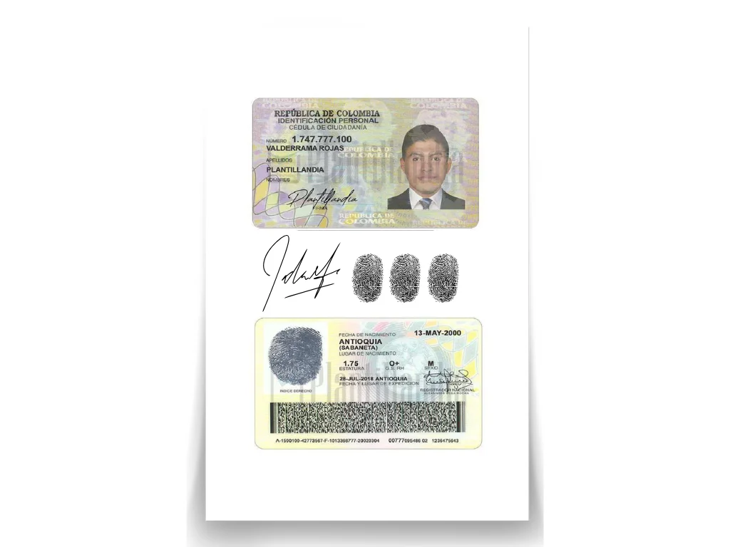 Documentos organizados y firmados para solicitud de crédito